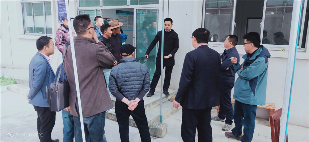 西南督查組在自治區(qū)、日喀則市、吉隆縣、吉隆鎮(zhèn)有關(guān)領(lǐng)導的陪同下對吉隆鎮(zhèn)污水處理廠檢查工作